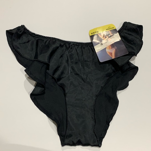 Apostrophe ruffle panties - Picture 2 of 4